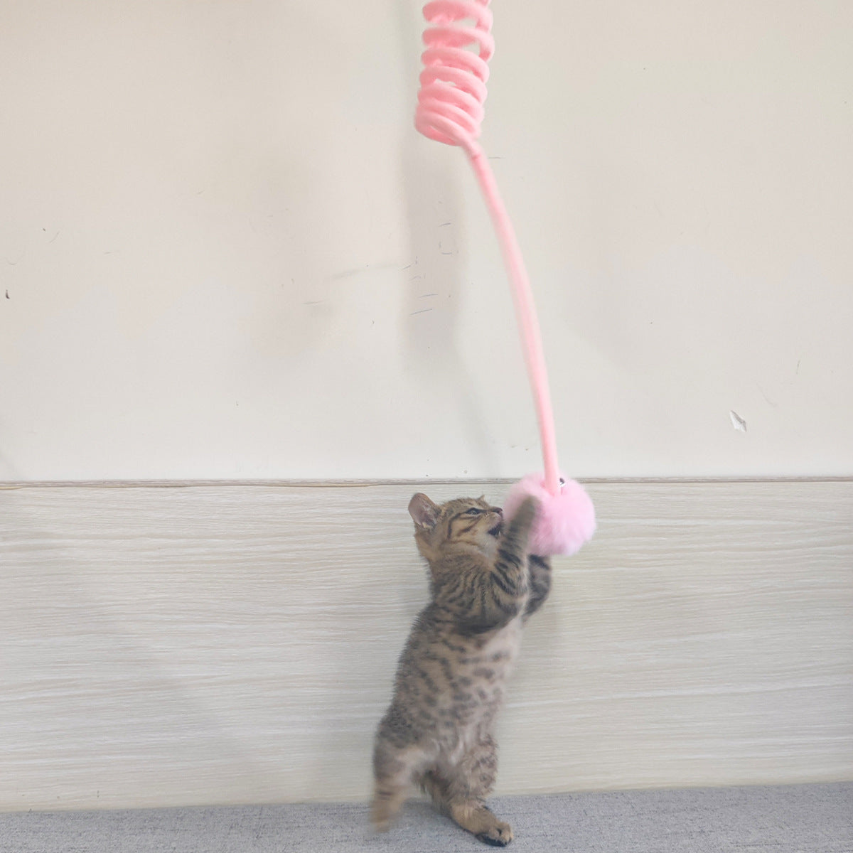 Zentipaws Spring-Snap Self-Play Cat Toy